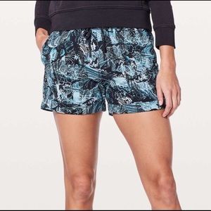 New Lululemon Spring Breakaway Shorts